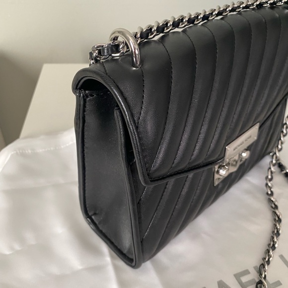 Michael Kors Shoulder/Crossbody bag with Quilting - Picture 10 of 12